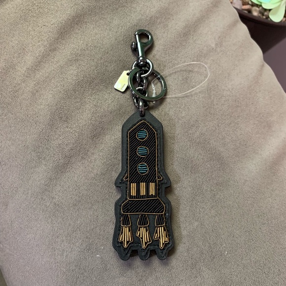 Coach key chain shuttle - Picture 1 of 7